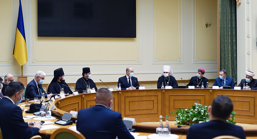 Премьер-министр и Совет Церквей обсудили требования к богослужениям